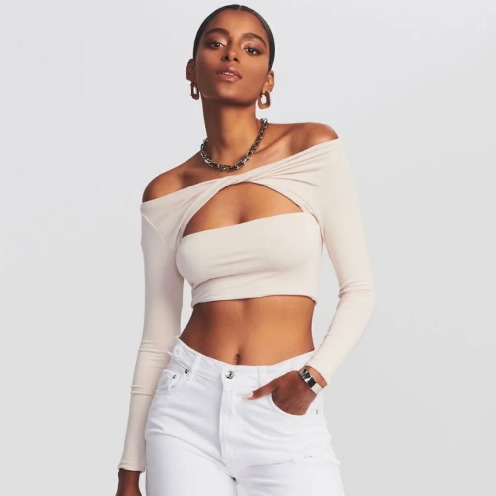 New Ser.o.ya Soft Cropped Retrofete Ellis Cut Out Top‎ in Beige sz M NWT